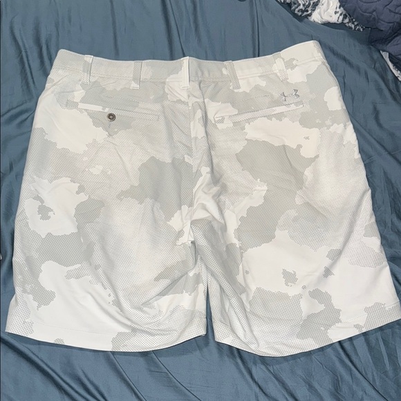 Men's White and Gray Camouflage Shorts - Picture 3 of 3